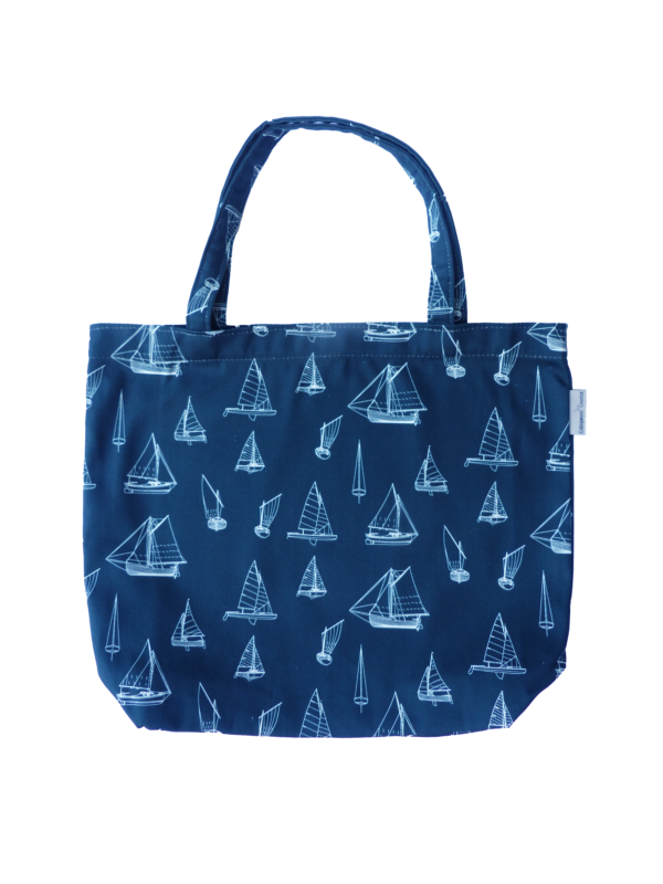 Coastal style sailing boats tote bag navy blue